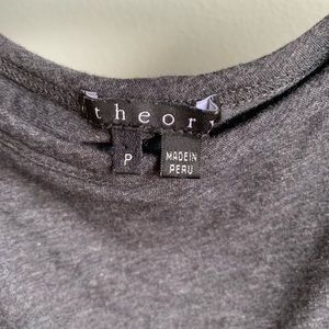 Theory dark grey long sleeve T, size p (xs)